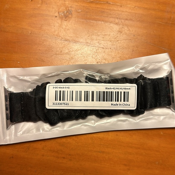 Scrunchie Apple Watch Band - Picture 2 of 2